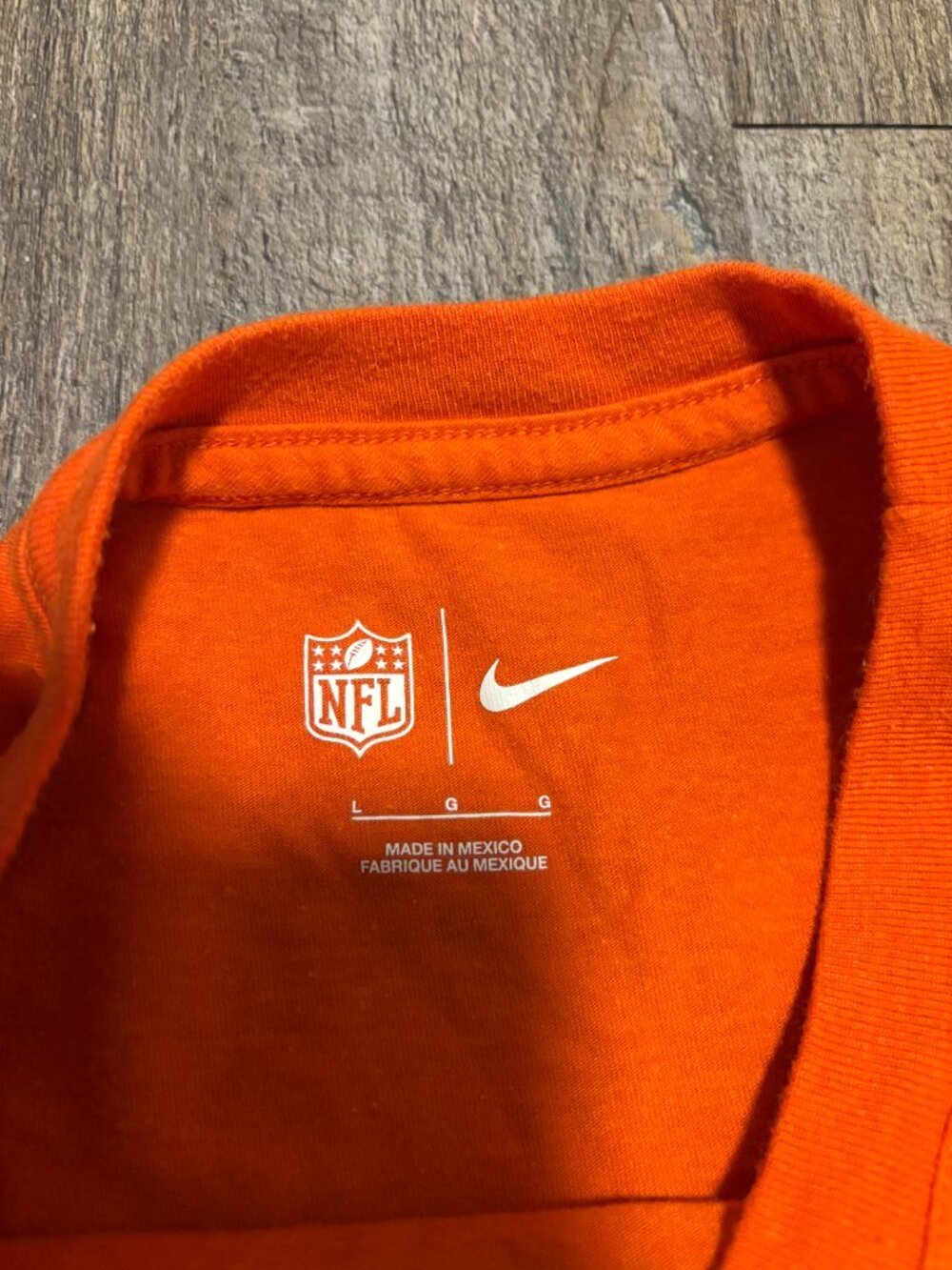 Nike Chicago Bears Curved Hem Tee Shirt - Picture 2 of 3